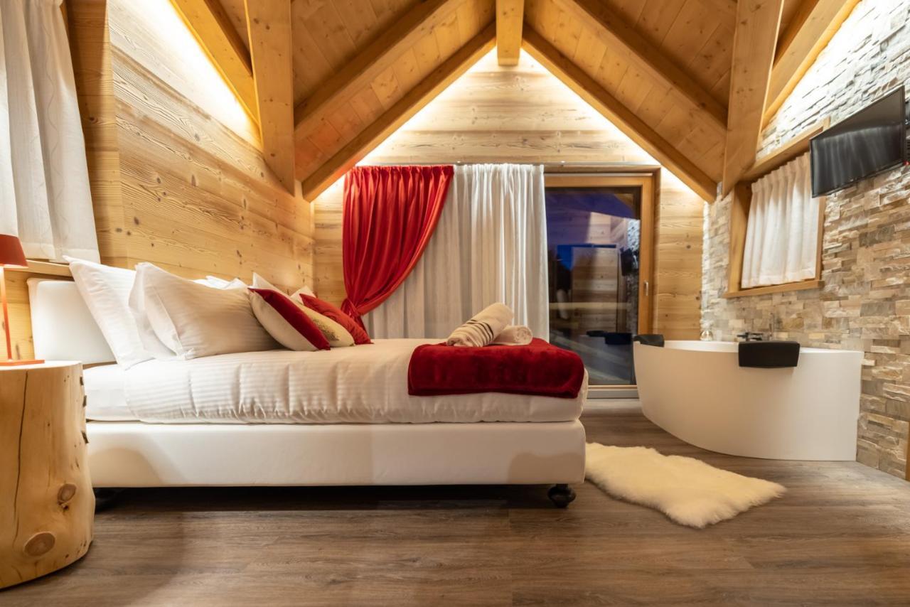 Chalet Imbosc'ché - B&B in beautiful surroundings Livigno Exterior foto